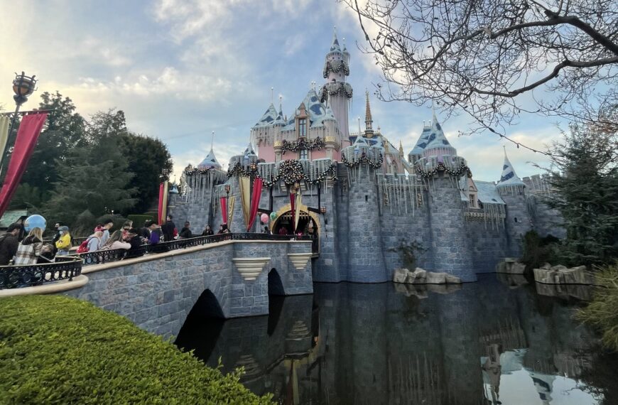 3 Best Strategies For The Most Rides at Disneyland